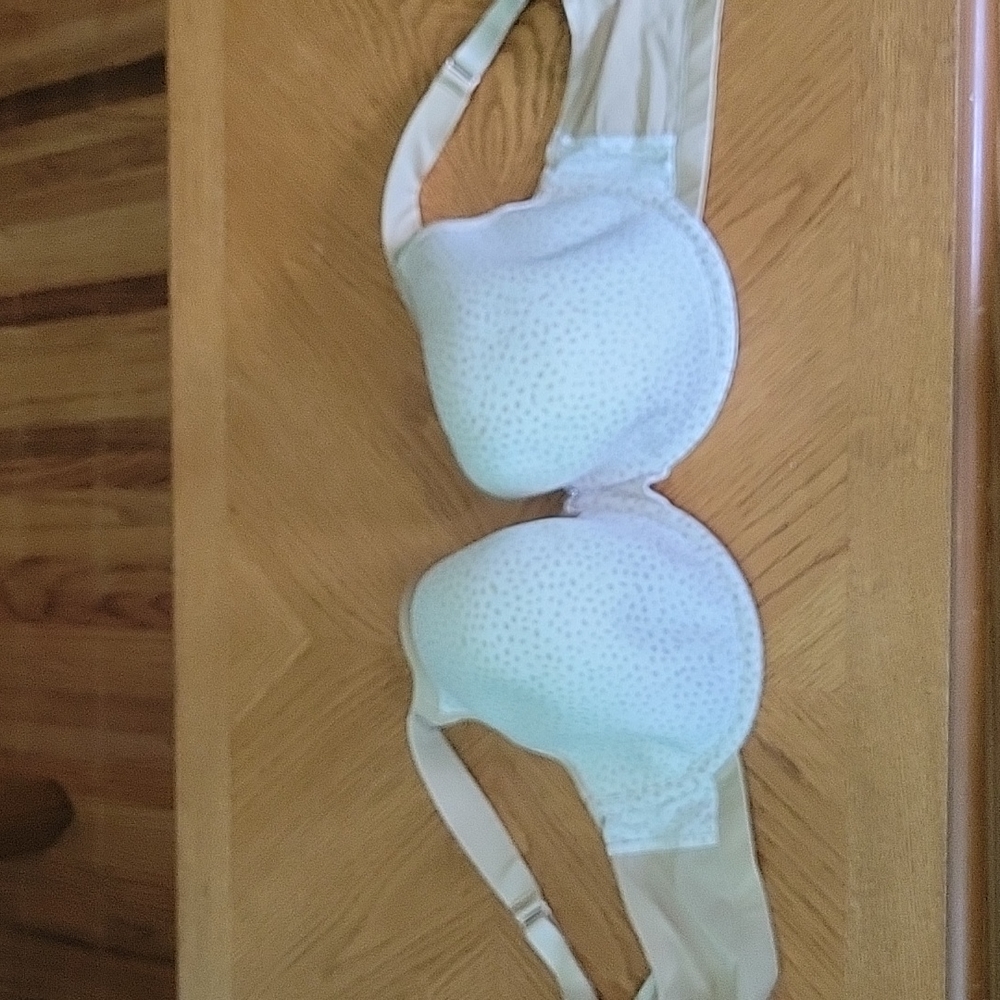 Bra cacique 40F cream with tan speck/polkadot